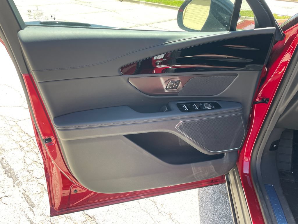 New 2026 Lincoln Nautilus Premier AWD/4WD image 10