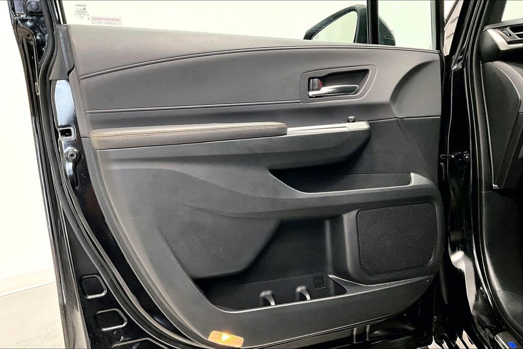 Used 2022 Toyota Sienna XLE Woodland Edition AWD/4WD image 17