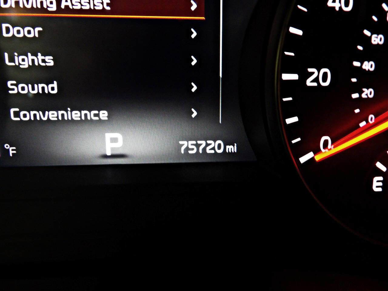 Used 2017 Kia Cadenza Technology FWD image 7