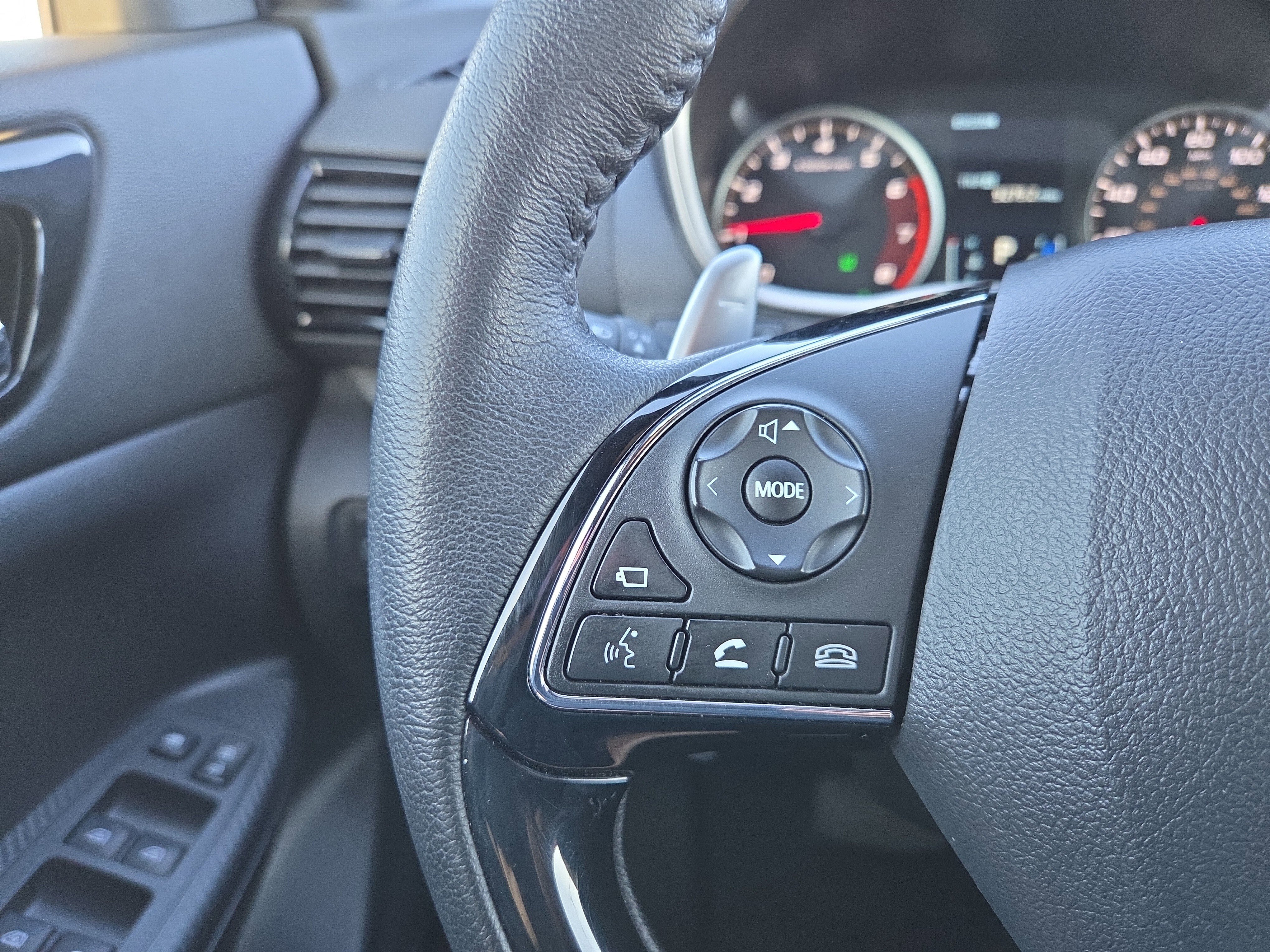 Used 2024 Mitsubishi Eclipse Cross SE image 11