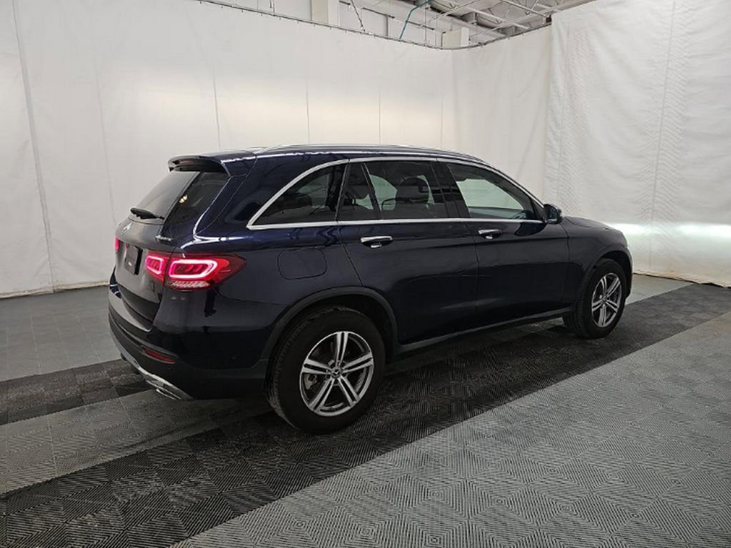 Used 2022 Mercedes-Benz GLC 300 4MATIC w/ Premium Package Lite image 4