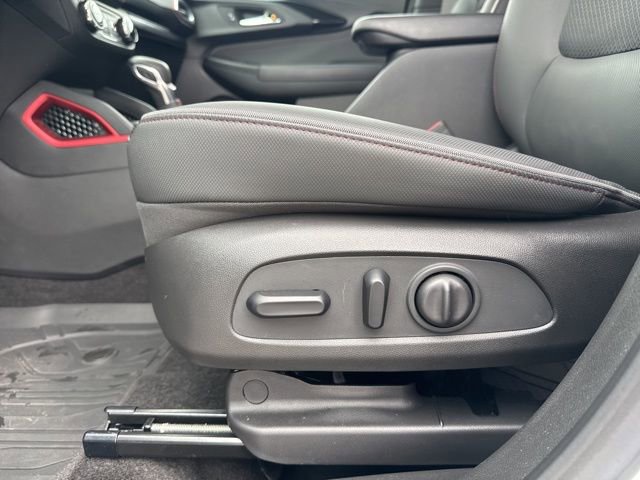 Used 2023 Chevrolet TrailBlazer RS w/ Sun and Liftgate Package image 20