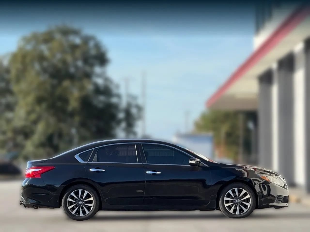 Used 2017 Nissan Altima 2.5 SL w/ 2.5 Technology Package FWD image 7