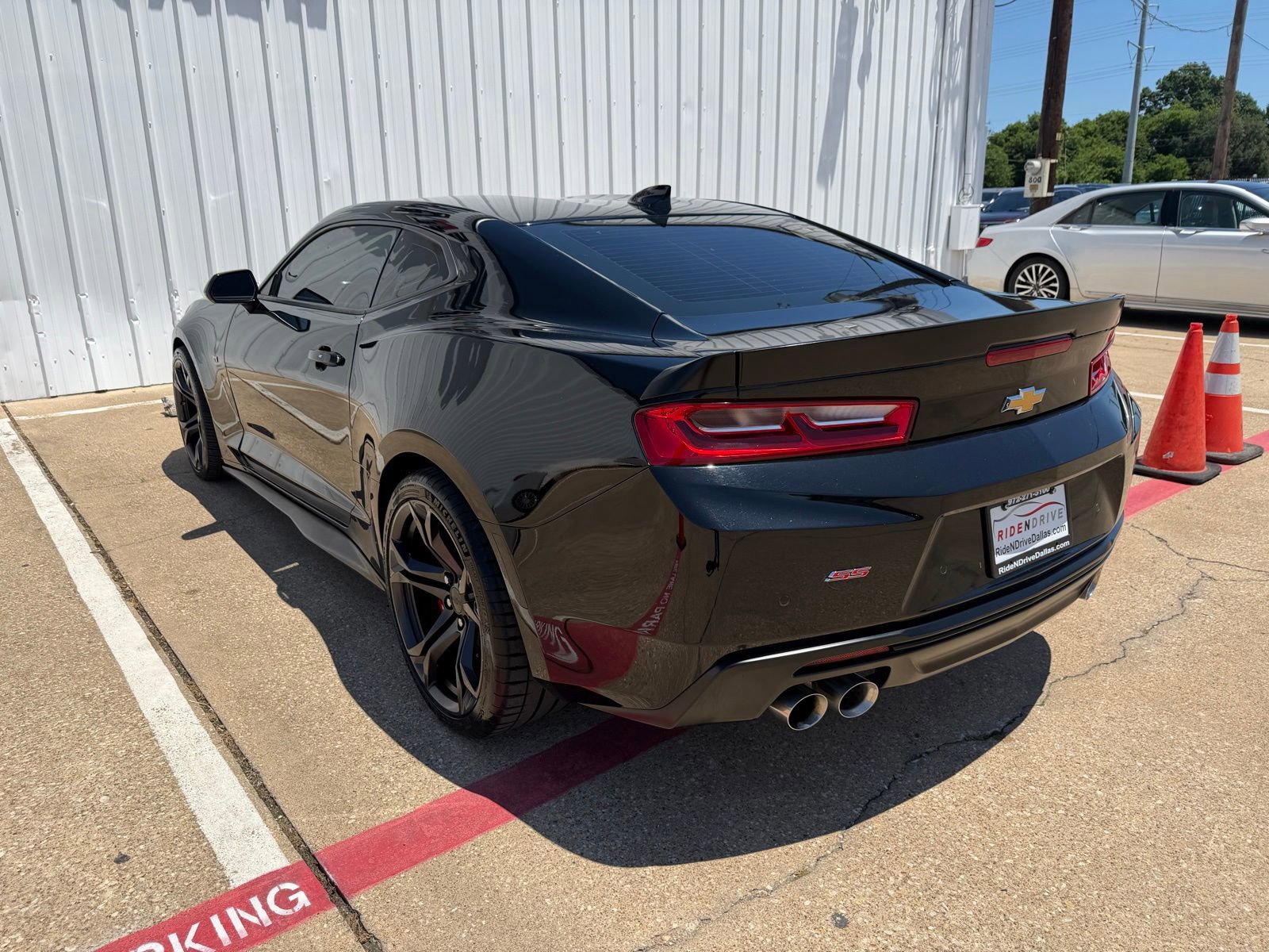 Used 2018 Chevrolet Camaro SS RWD image 4