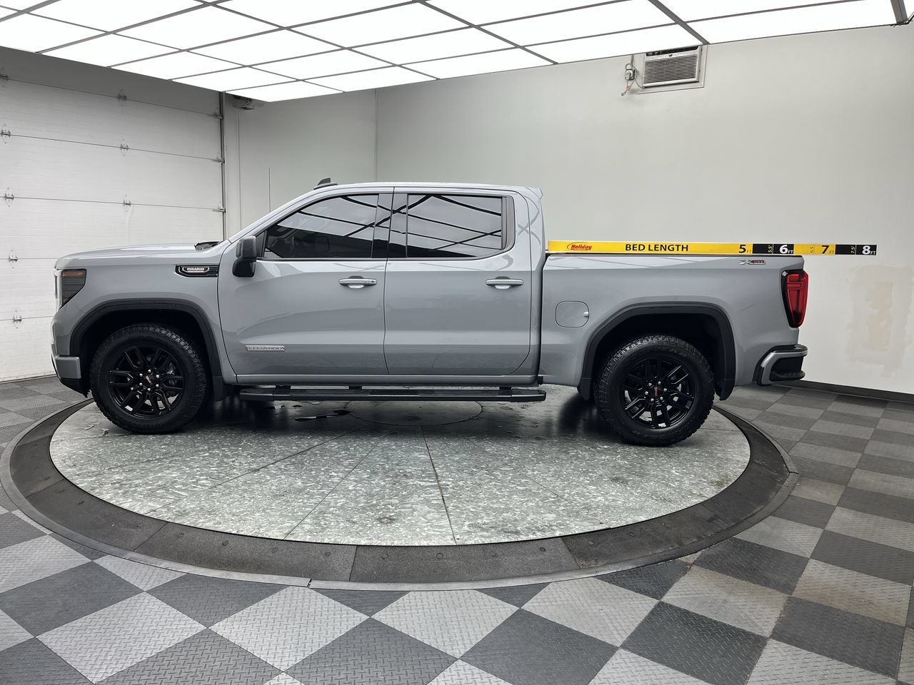 Used 2024 GMC Sierra 1500 Elevation w/ LPO, Elevation Black Package AWD/4WD image 7