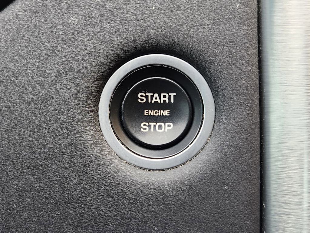 Used 2018 Land Rover Discovery HSE image 20