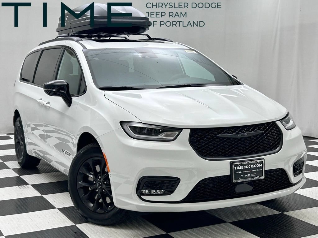 New 2026 Chrysler Pacifica Select AWD/4WD image 1
