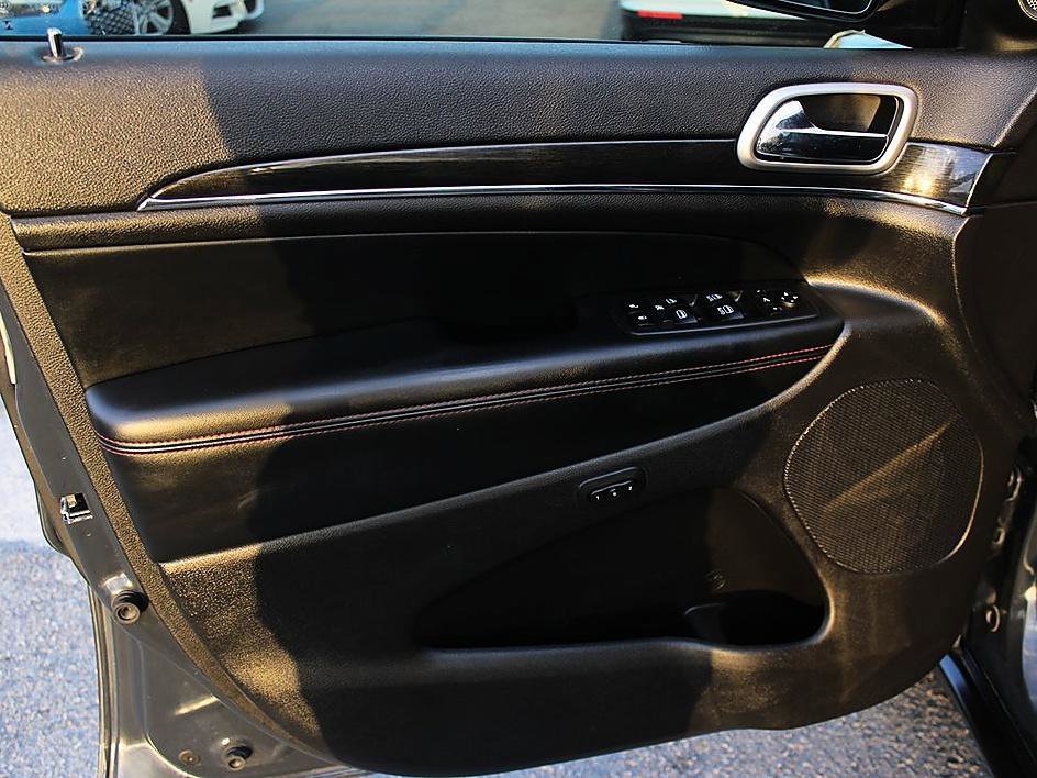 Used 2018 Jeep Grand Cherokee Trailhawk AWD/4WD image 8