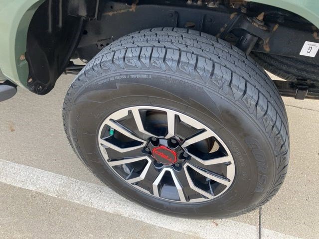 Used 2021 Toyota Tacoma TRD Sport w/ Technology Package image 25