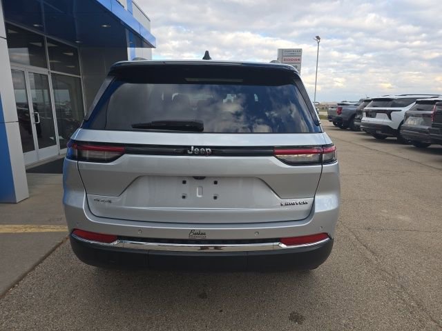 Used 2022 Jeep Grand Cherokee Limited image 9