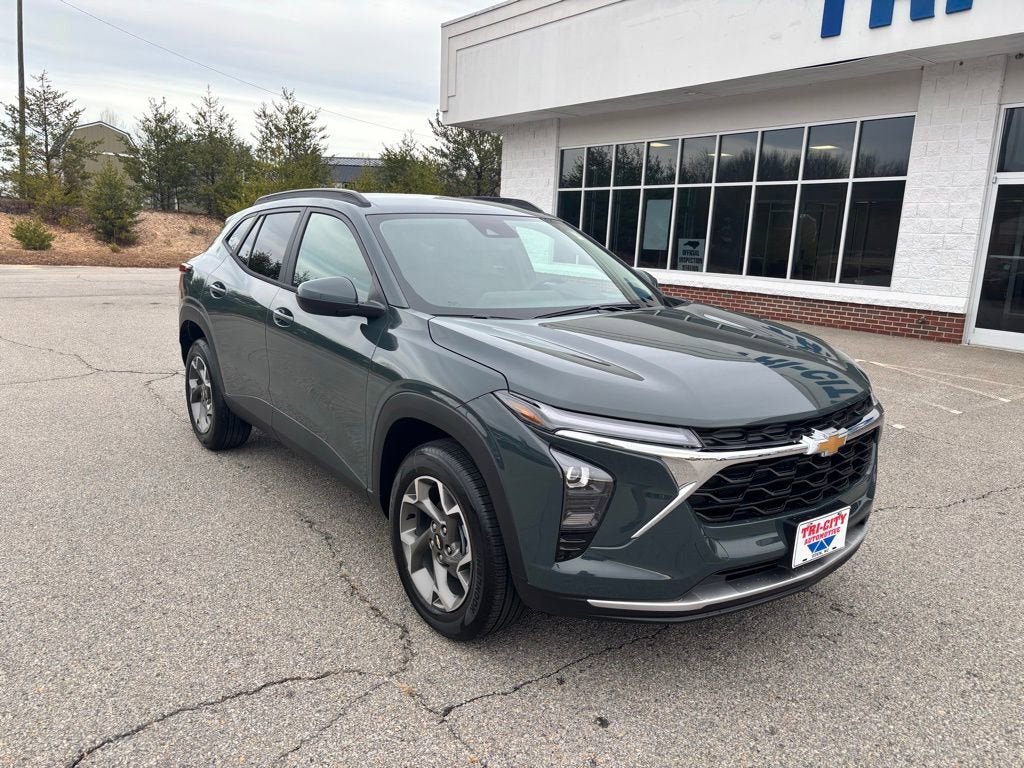 New 2026 Chevrolet Trax LT w/ Driver Confidence Package FWD image 6