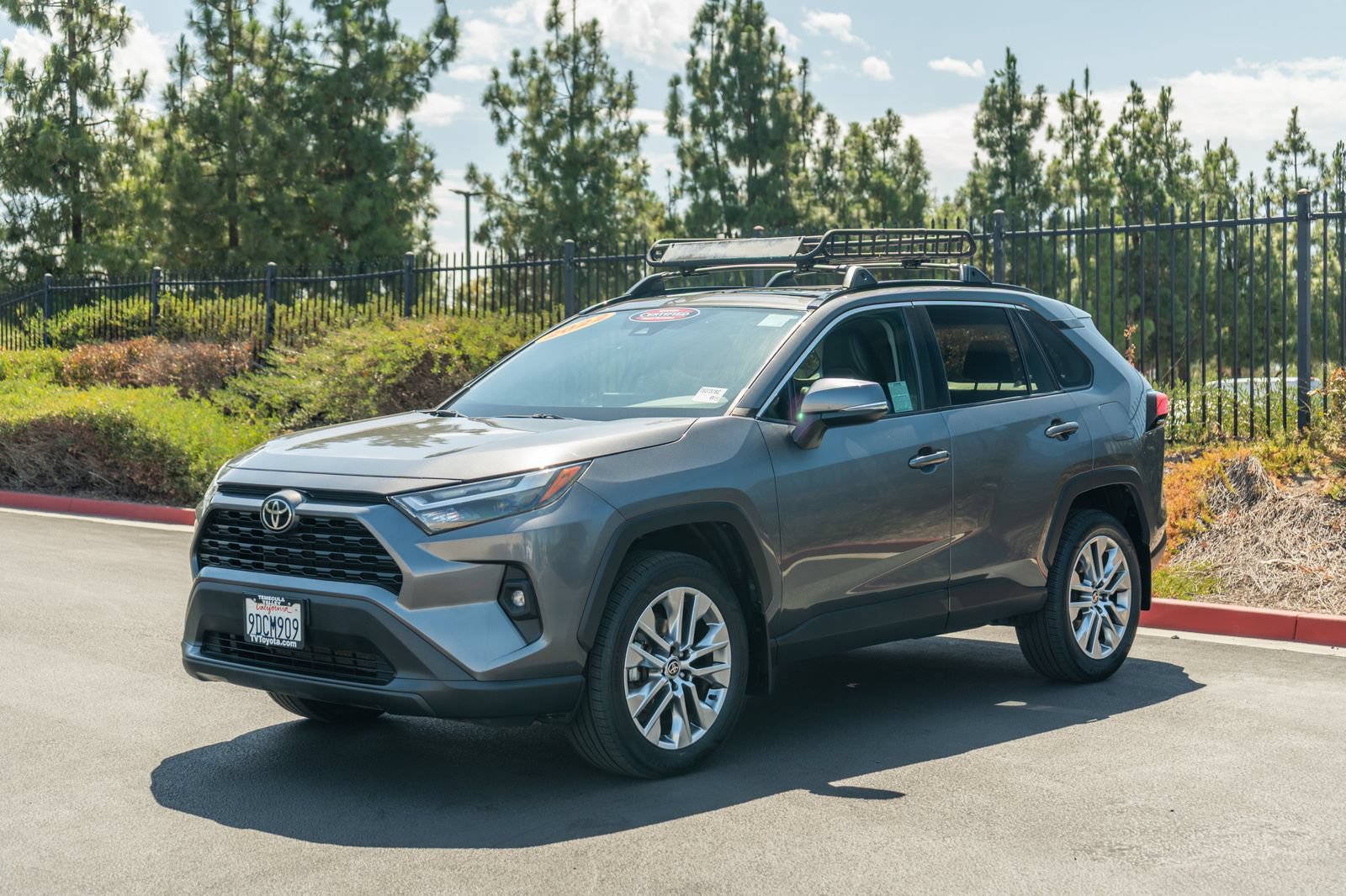 Certified 2022 Toyota RAV4 XLE Premium FWD image 5