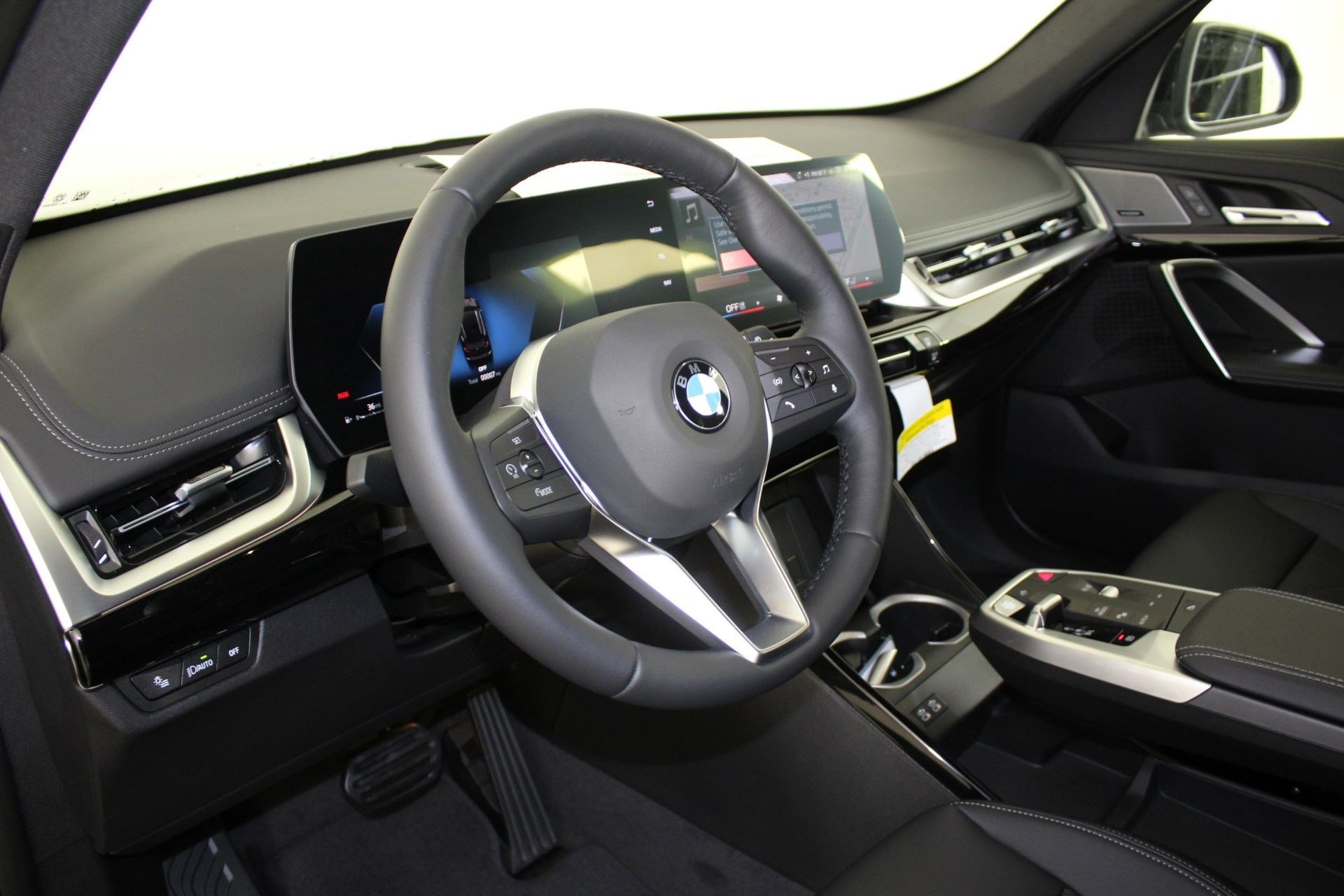 New 2026 BMW X1 xDrive28i w/ Convenience Package image 4