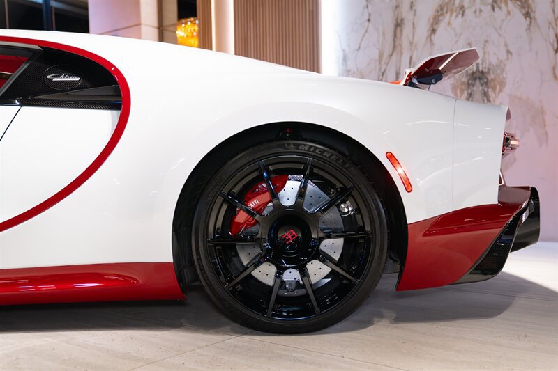 Used 2024 Bugatti Chiron Super Sport AWD/4WD image 15