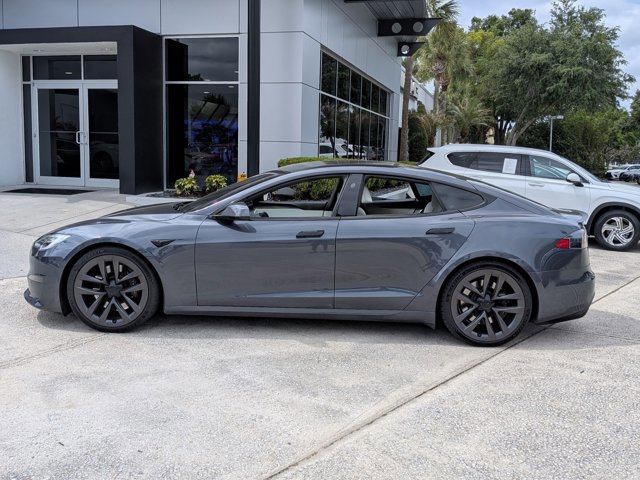 Used 2021 Tesla Model S Plaid image 9