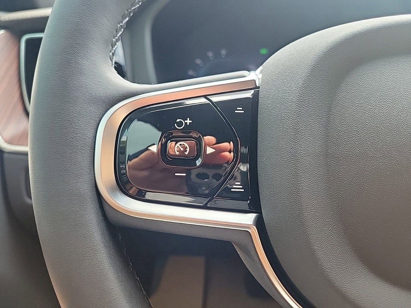 New 2024 Volvo XC60 B5 Ultimate image 16