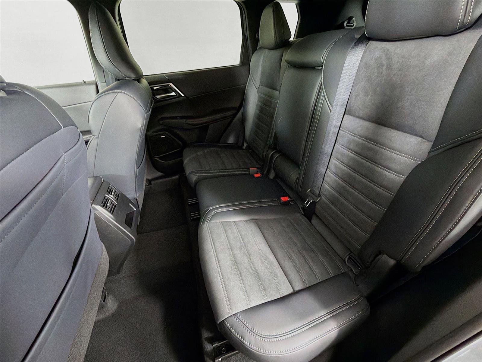 New 2026 Mitsubishi Outlander Ralliart image 23