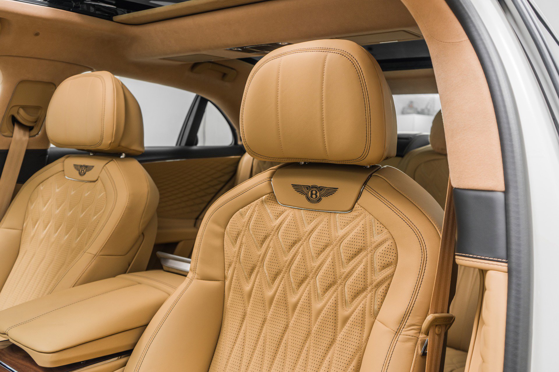 Used 2026 Bentley Flying Spur Plug-In Hybrid image 25