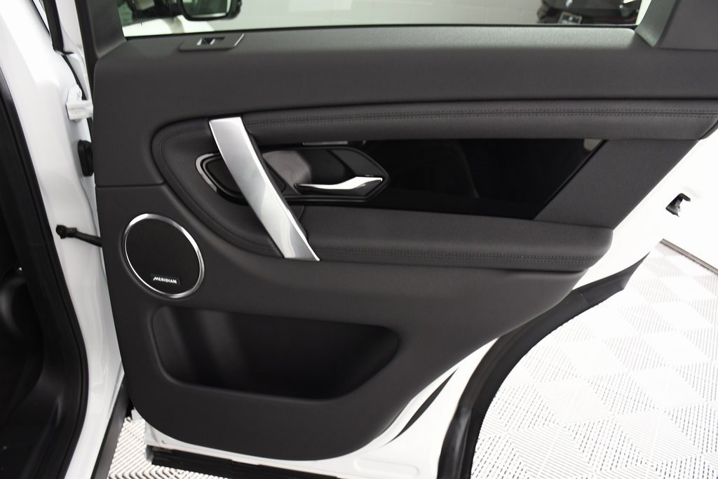 Used 2025 Land Rover Discovery Sport S image 21