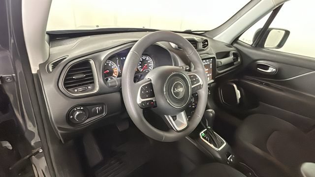 Used 2023 Jeep Renegade Latitude AWD/4WD image 13