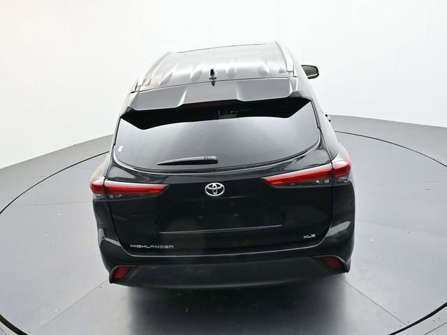 Used 2022 Toyota Highlander XLE image 40