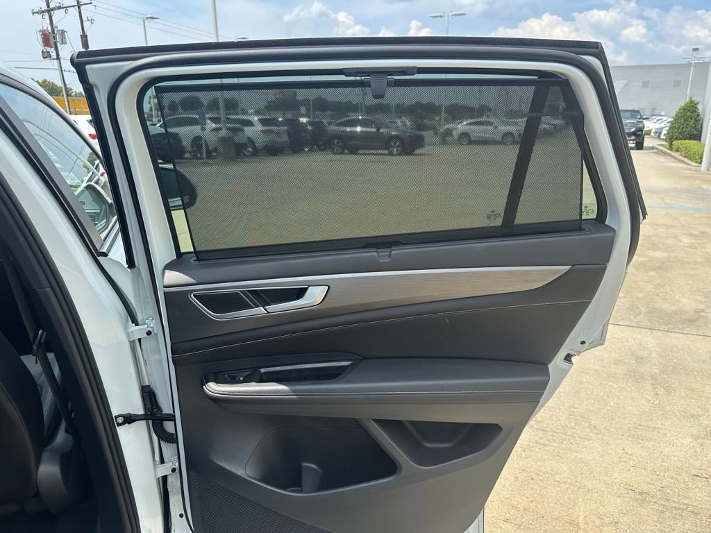 Used 2024 Volkswagen Atlas Cross Sport SE image 30