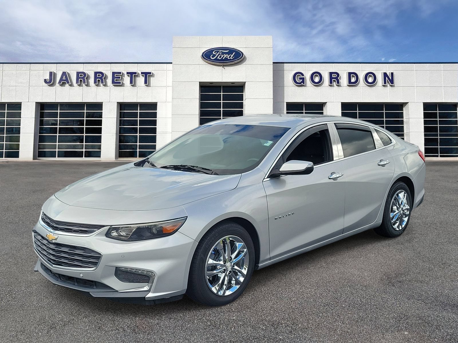 Used 2017 Chevrolet Malibu LT w/ Driver Confidence Package FWD image 2