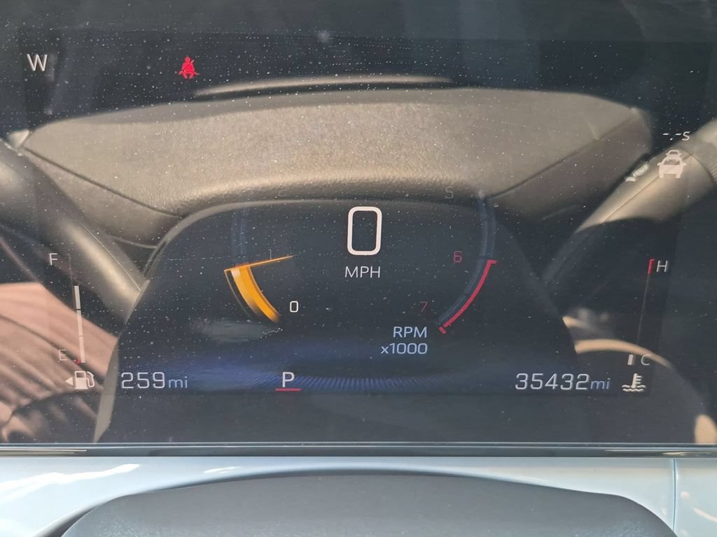 Used 2025 Chevrolet Trax LT w/ LT Convenience Package FWD image 16
