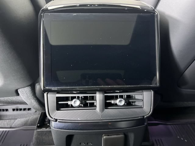 Used 2026 Cadillac Vistiq Platinum w/ LPO, Floor Liner Package AWD/4WD image 21