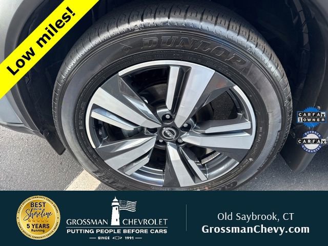 Used 2025 Nissan Rogue SL image 32