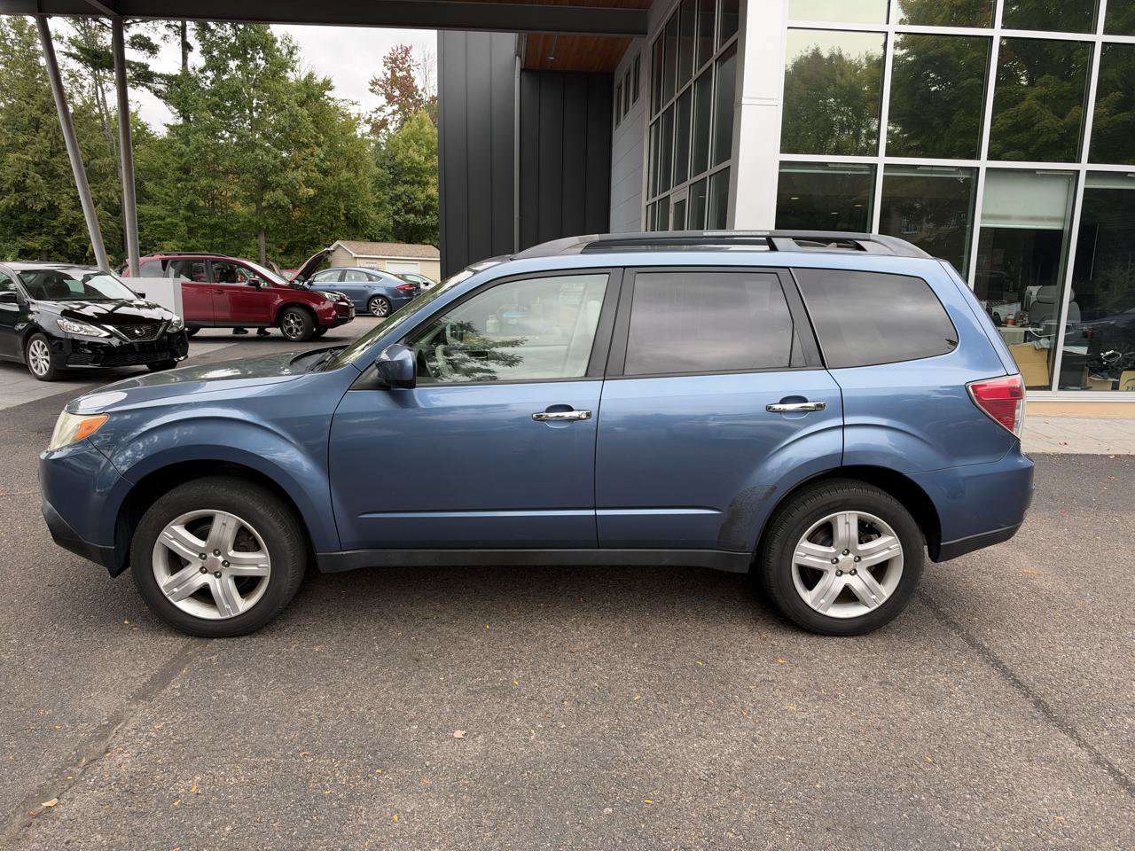Used 2010 Subaru Forester 2.5X Premium AWD/4WD image 2