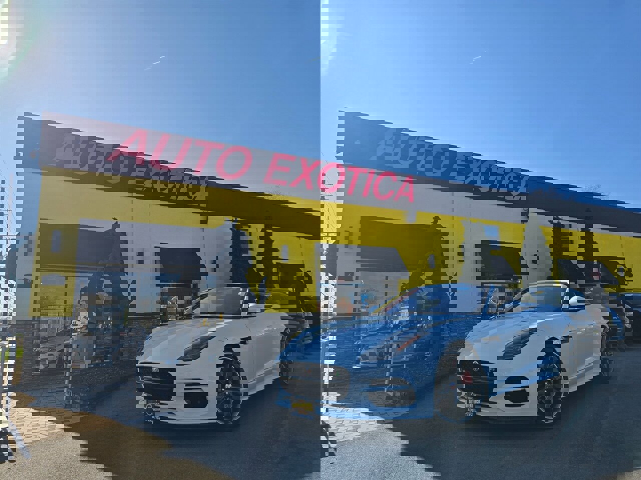 Used 2018 Jaguar F-TYPE R image 1