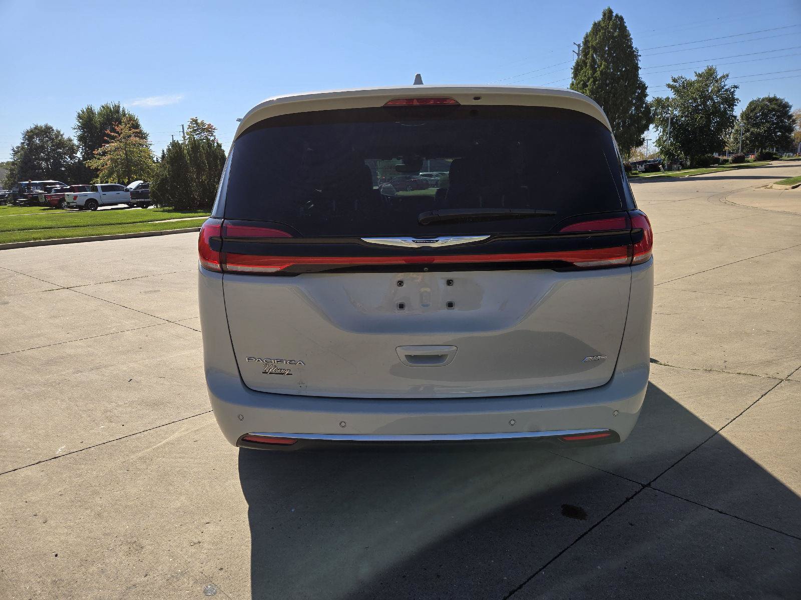 Used 2021 Chrysler Pacifica Pinnacle AWD/4WD image 8