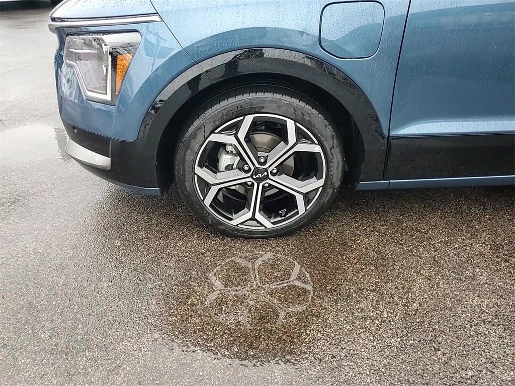 Certified 2024 Kia Niro SX Touring image 7