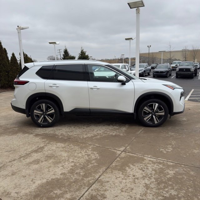 Used 2024 Nissan Rogue SL image 6