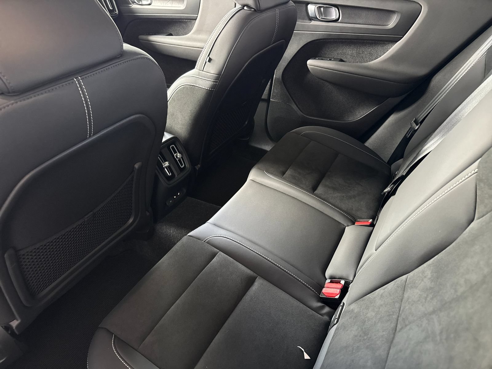 Certified 2023 Volvo XC40 Recharge Ultimate AWD/4WD image 6