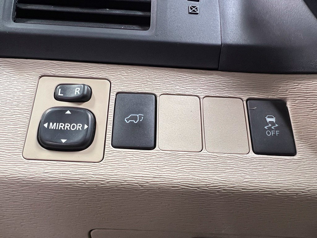 Used 2010 Toyota Venza AWD image 34