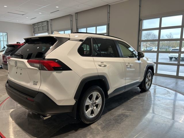 Used 2019 Toyota RAV4 XLE AWD/4WD image 8