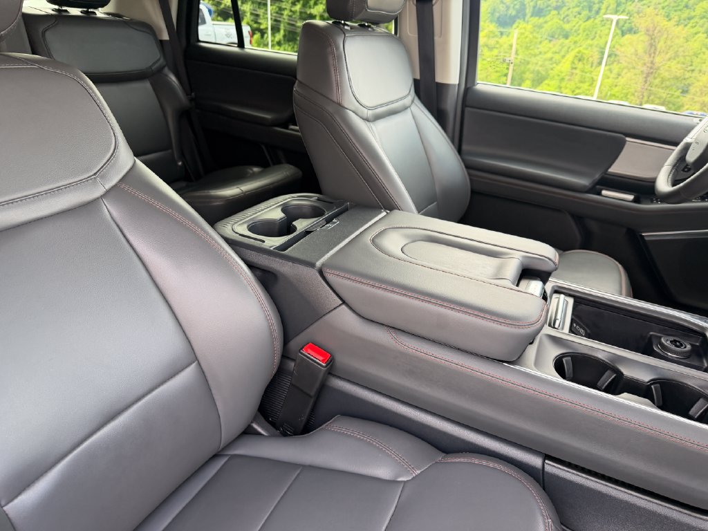 Certified 2025 Ford Expedition Active AWD/4WD image 23