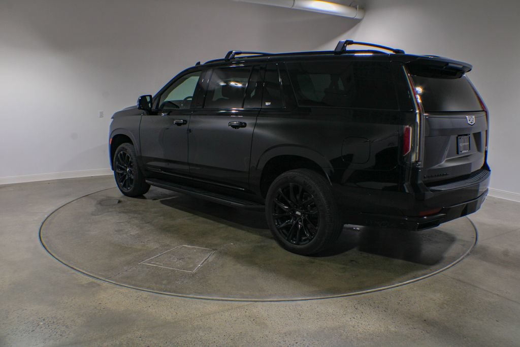 Used 2022 Cadillac Escalade ESV Sport Platinum w/ LPO, ONYX Package AWD/4WD image 4