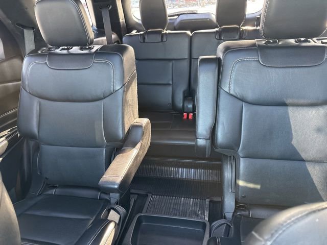 Used 2020 Ford Explorer ST w/ ST Street Pack image 32