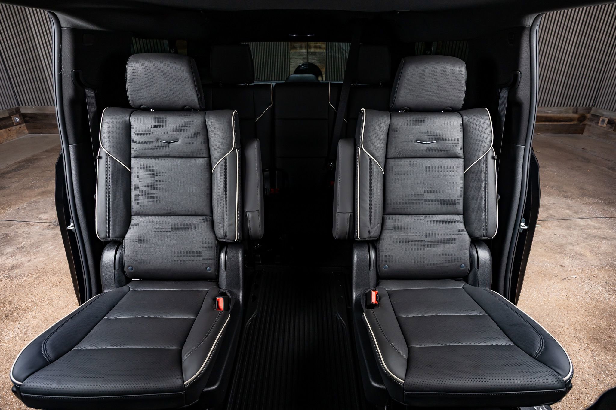 Used 2026 Cadillac Escalade ESV Sport w/ LPO, ONYX Package AWD/4WD image 33