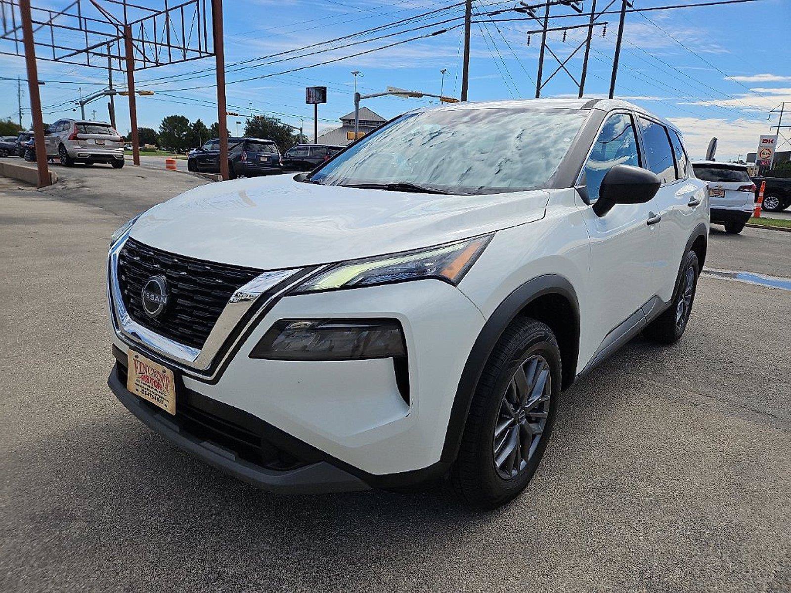 Used 2022 Nissan Rogue S AWD/4WD image 1