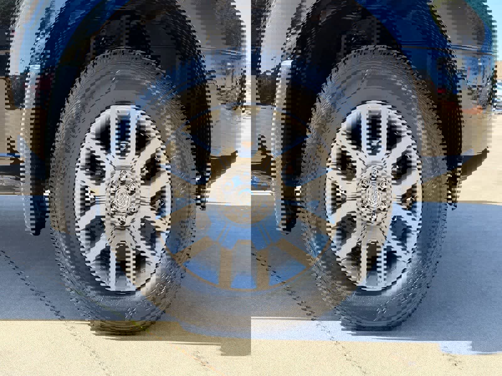 Used 2012 Nissan Frontier SV w/ Sport Appearance Pkg image 9