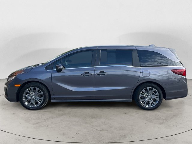 Used 2026 Honda Odyssey Touring image 2