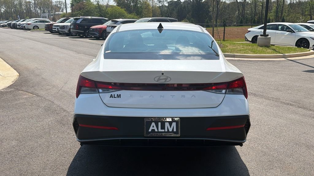 New 2026 Hyundai Elantra SE w/ Cargo Package image 6