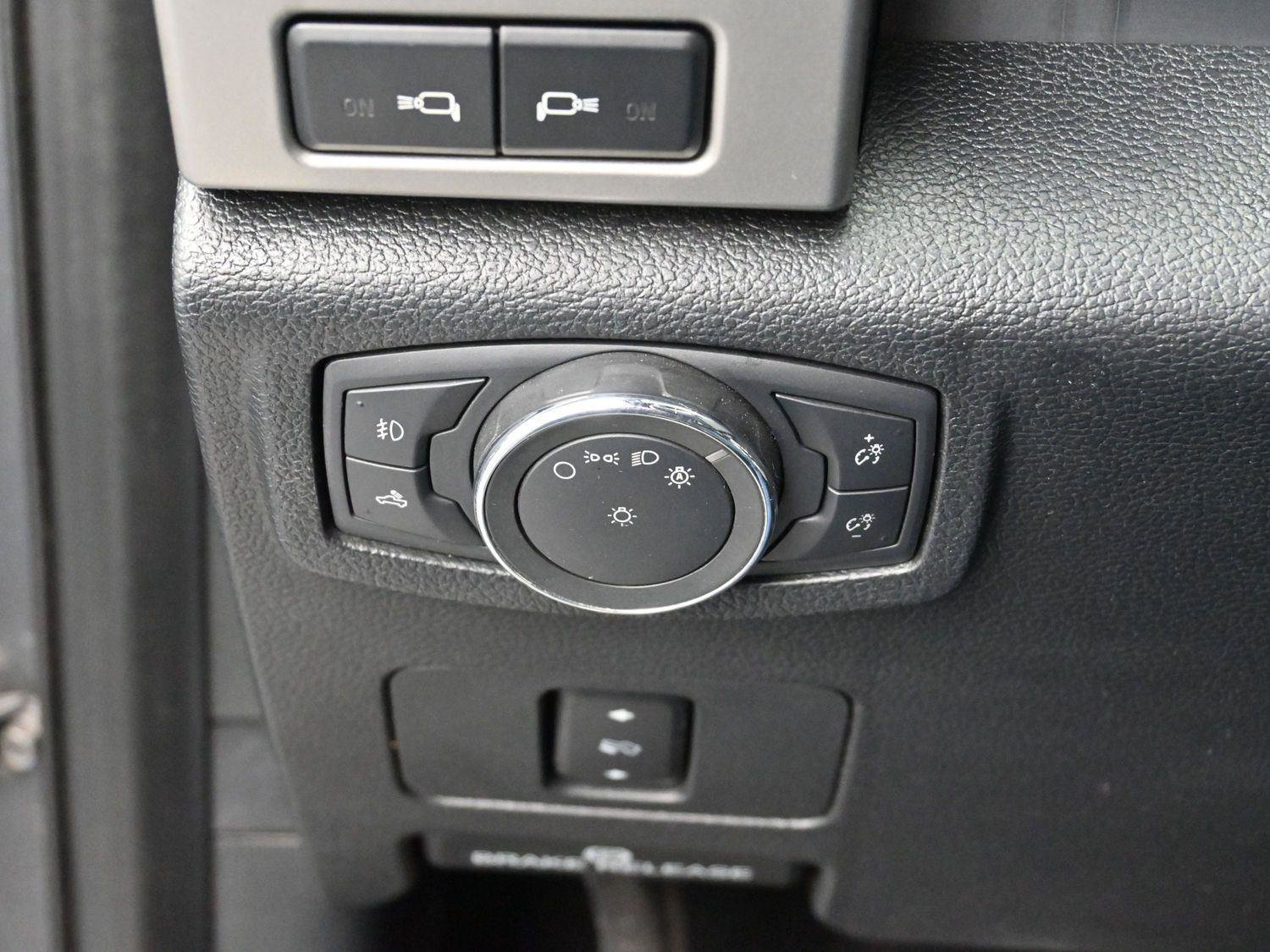 Used 2019 Ford F250 Lariat w/ Chrome Package image 30