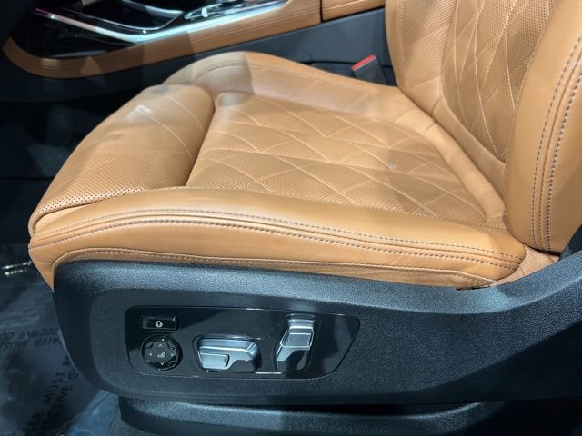 Used 2023 BMW X7 xDrive40i image 21