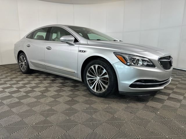 Used 2017 Buick LaCrosse Preferred image 2