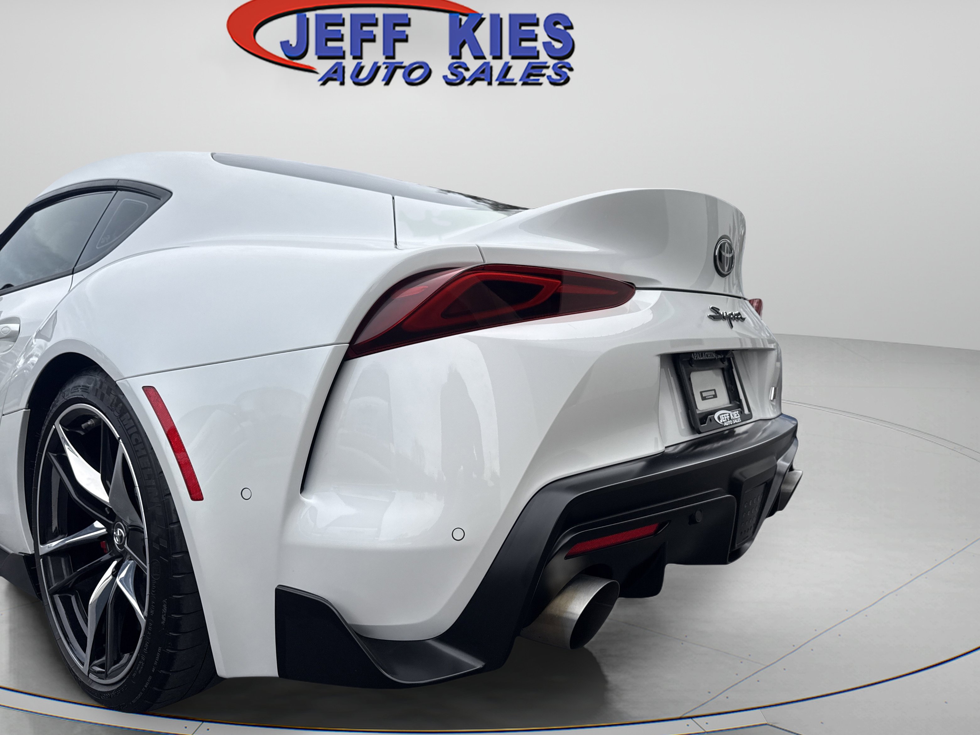 Used 2022 Toyota Supra Premium w/ Driver Assist Package RWD image 11